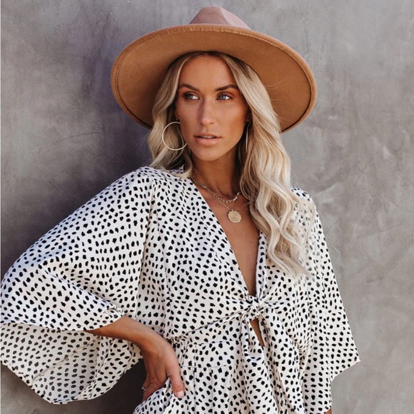 VICI Collection // WELL BEHAVED PRINTED POCKETED TIE ROMPER (size medium) - Picture 10 of 10